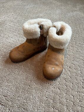 Ugg Star Boots!